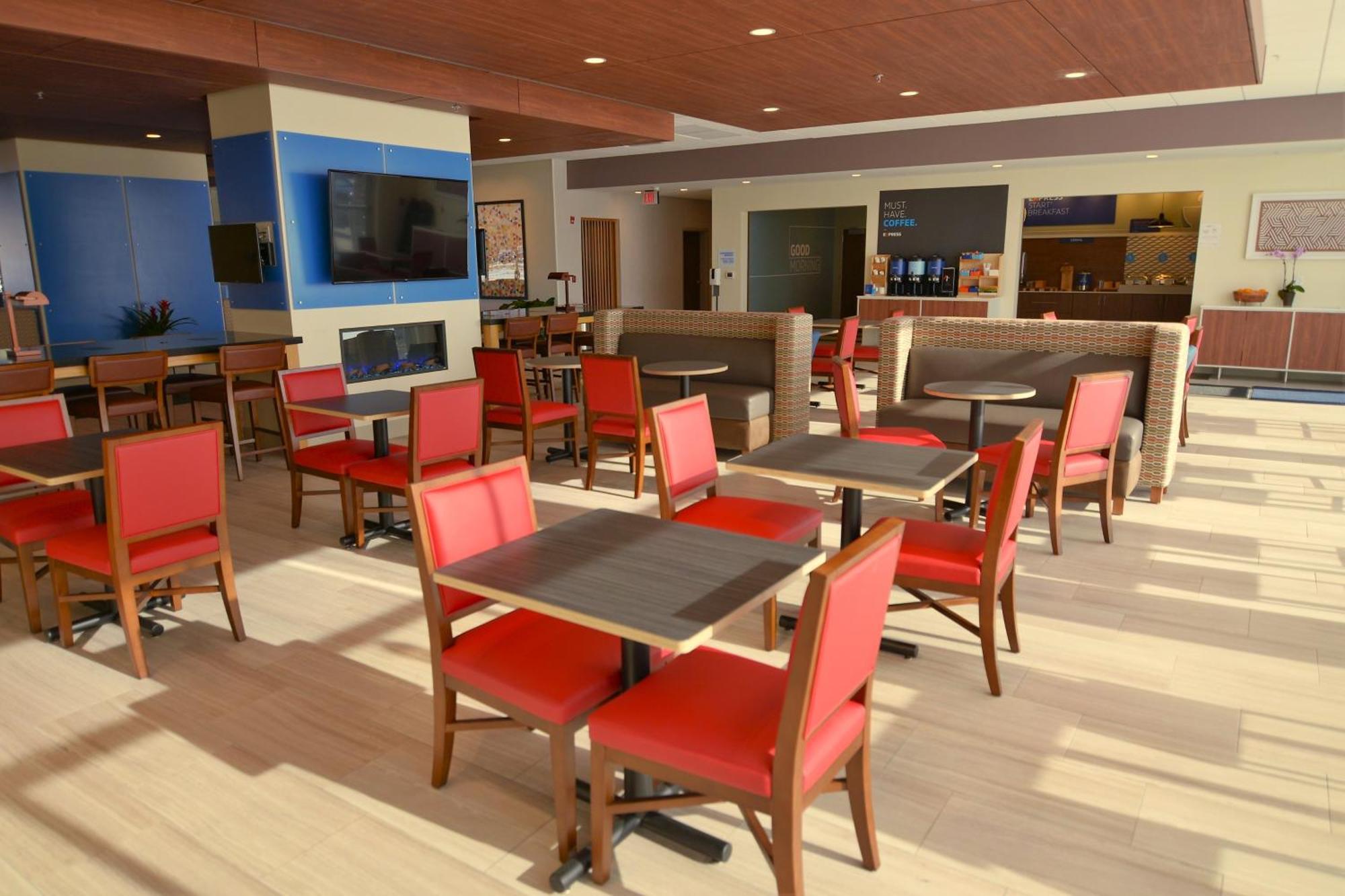 Holiday Inn Express & Suites Onalaska - La Crosse Area By Ihg Exterior foto